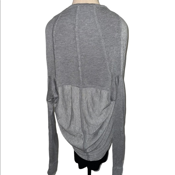 Lululemon Woman Sweater Size 4 - Picture 3 of 5